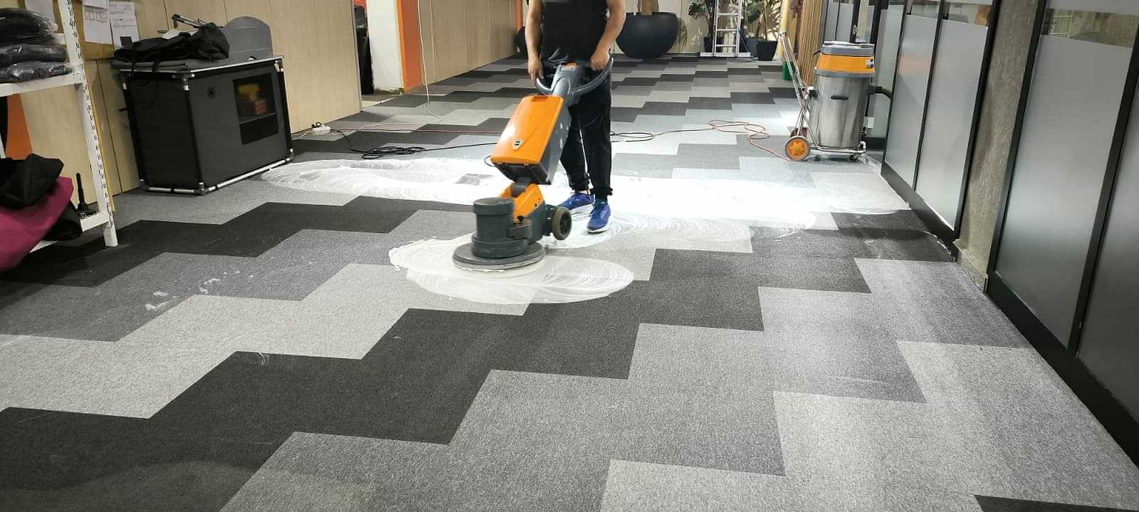 Kuru Küpük Ofis Halı Yıkama